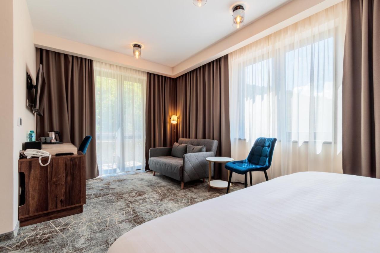 River Hotel & Spa Călimăneşti Exteriör bild