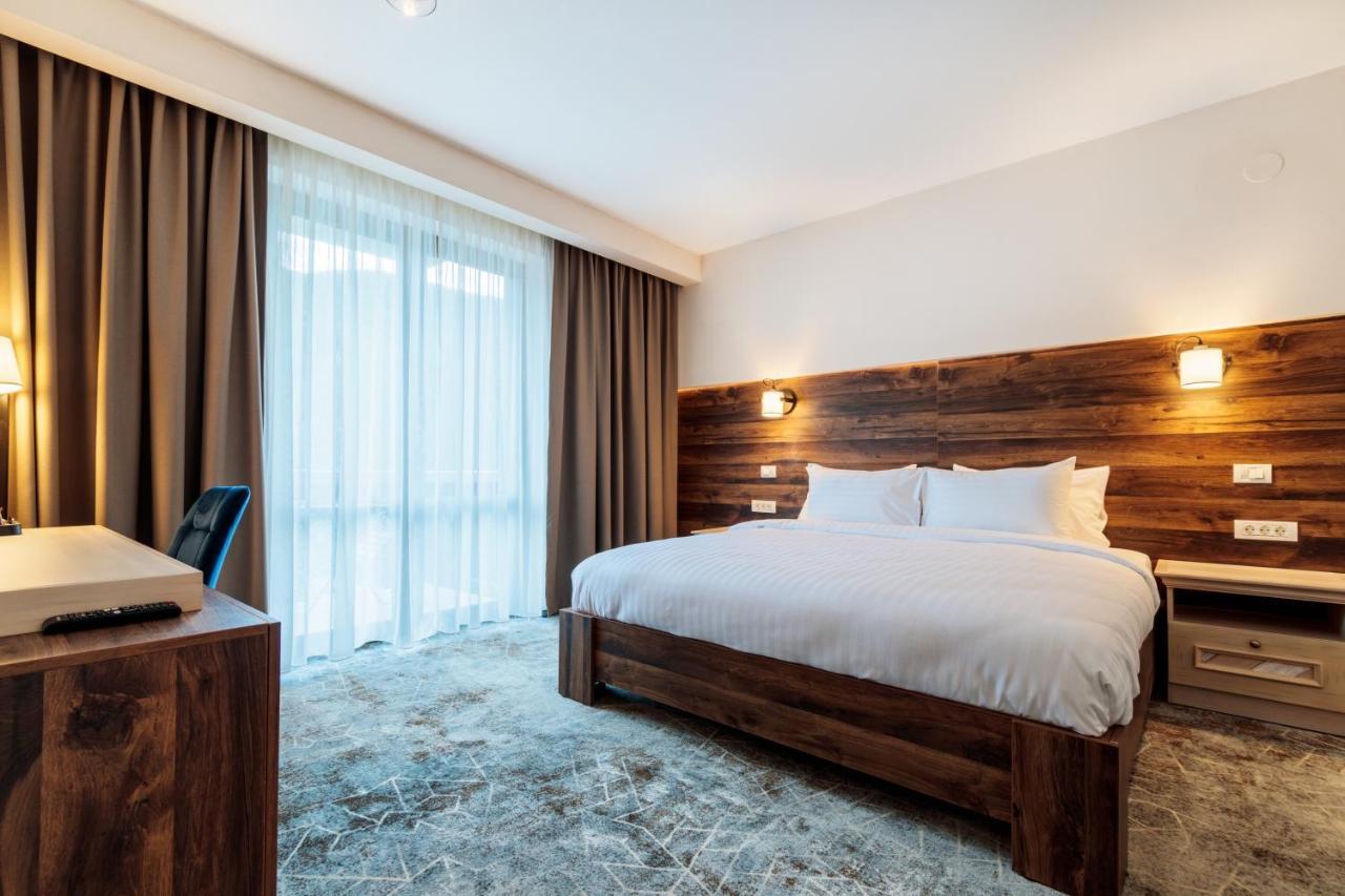 River Hotel & Spa Călimăneşti Exteriör bild
